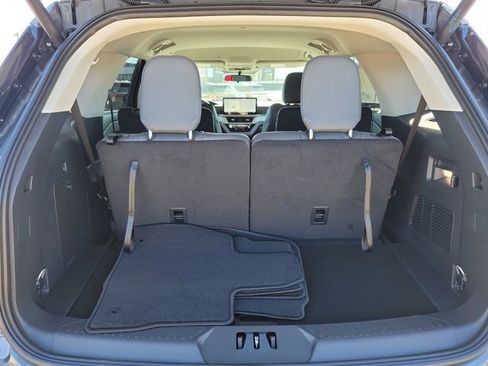New 2026 Ford Explorer Active w/ Active Comfort Package image 8