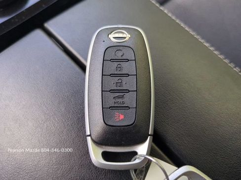 Used 2024 Nissan Rogue SV AWD/4WD image 28