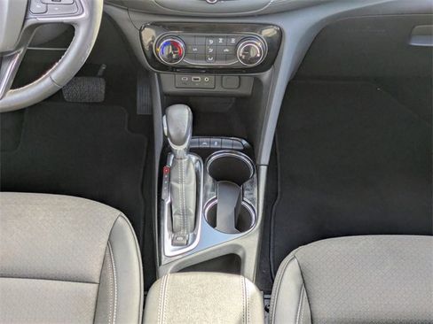 Used 2022 Buick Encore GX Preferred image 18