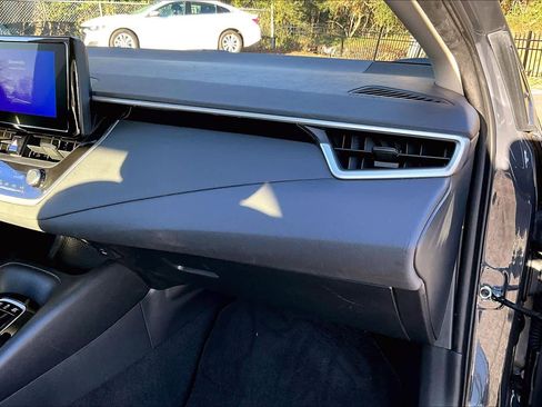 Certified 2025 Toyota Corolla LE image 18