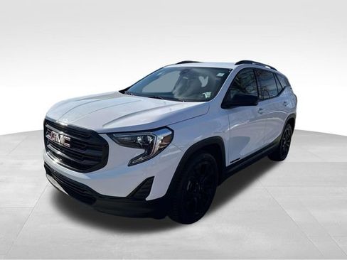 Used 2020 GMC Terrain SLE w/ Driver Convenience Package image 3
