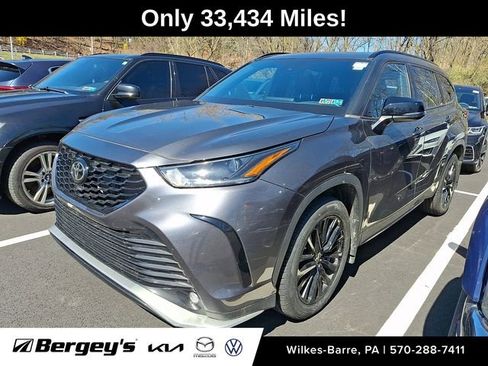 Used 2023 Toyota Highlander XSE image 1
