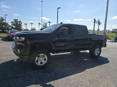 Used 2018 Chevrolet Silverado 1500 LT w/ All Star Edition image 9