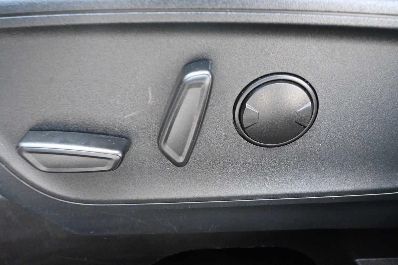 Used 2025 Ford Escape ST-Line Select AWD/4WD image 9