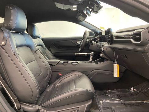 Used 2024 Ford Mustang GT Premium image 18