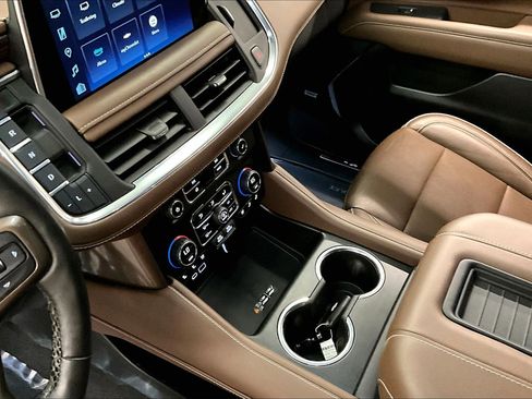 Used 2023 Chevrolet Tahoe High Country w/ LPO, Illumination Package AWD/4WD image 17
