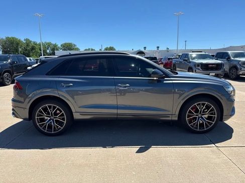 Used 2022 Audi SQ8 Prestige w/ Prestige Package AWD/4WD image 2