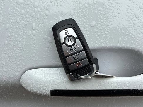 Used 2021 Ford Explorer Limited w/ Equipment Group 301A image 43