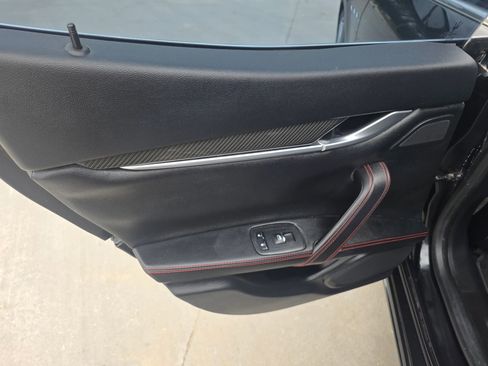 Used 2018 Maserati Ghibli S GranLusso image 27