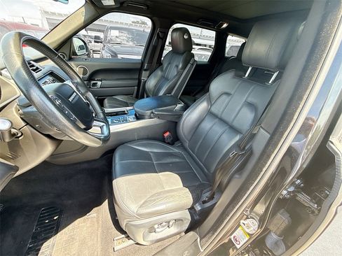 Used 2017 Land Rover Range Rover Sport HSE image 23