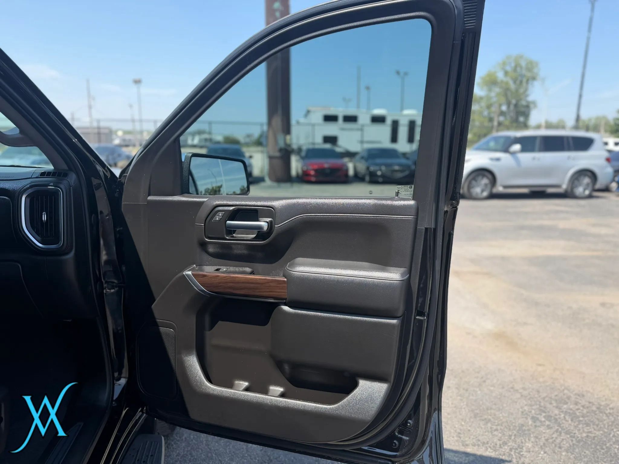 Used 2020 GMC Sierra 1500 SLT AWD/4WD image 19