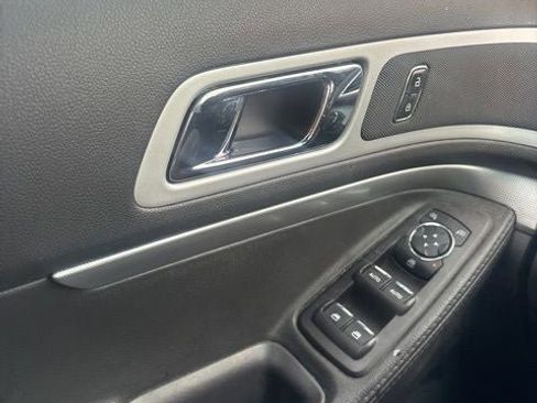 Used 2013 Ford Explorer XLT image 56