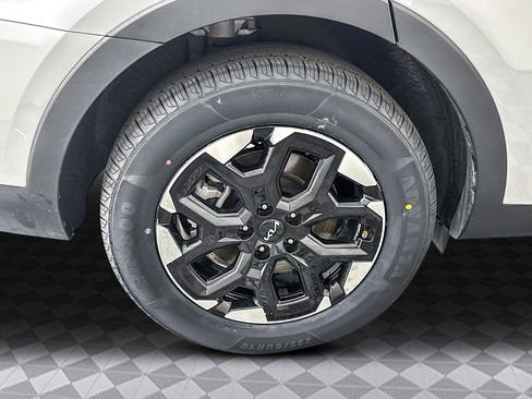 Used 2024 Kia Sorento S image 38