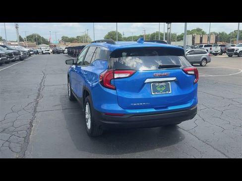 Certified 2024 GMC Terrain SLE w/ Driver Convenience Package FWD image 7