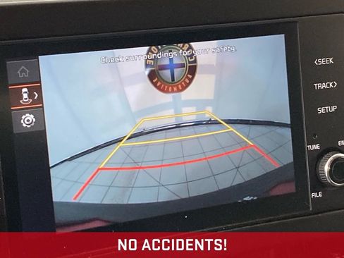 Used 2025 Kia Sportage LX image 4