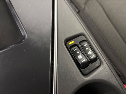 Used 2024 Subaru Crosstrek 2.0i Premium image 18