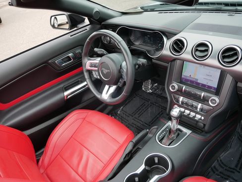 Used 2022 Ford Mustang GT Premium RWD image 9