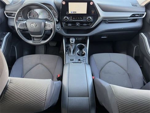 Used 2023 Toyota Highlander LE image 10