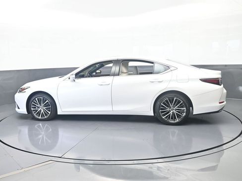 Used 2025 Lexus ES 350 w/ Premium Package FWD image 3