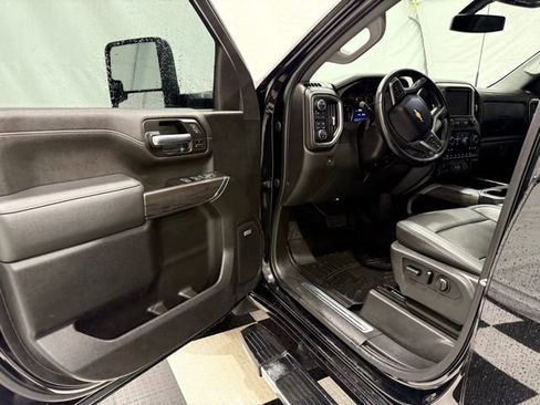 Used 2023 Chevrolet Silverado 3500 LTZ w/ LTZ Convenience Package image 31