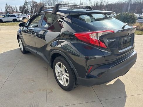 Used 2021 Toyota C-HR LE image 5