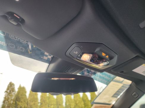 Used 2022 BMW M440i Convertible w/ Premium Package image 33