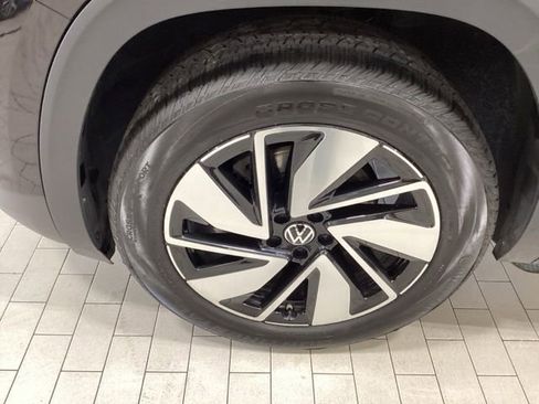 Used 2025 Volkswagen Atlas SE AWD/4WD image 21