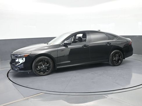 Used 2025 Honda Accord SE image 2