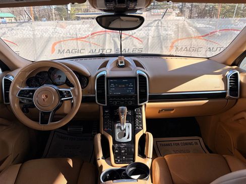 Used 2015 Porsche Cayenne S image 24