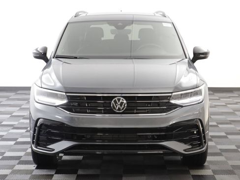 Certified 2024 Volkswagen Tiguan SE R-Line image 22
