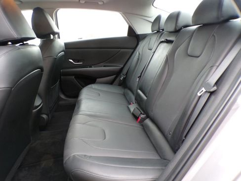 Used 2023 Hyundai Elantra Limited w/ Cargo Package image 18