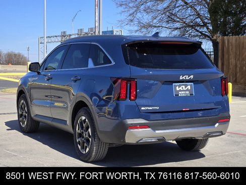 New 2026 Kia Sorento S image 3