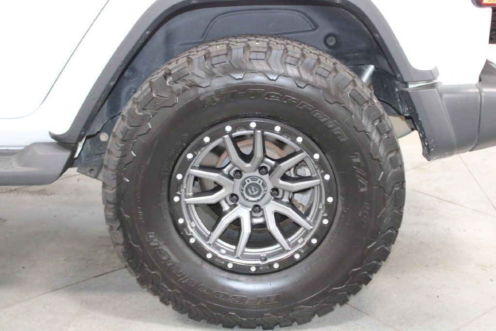 Used 2018 Jeep Wrangler Unlimited Sahara AWD/4WD image 64