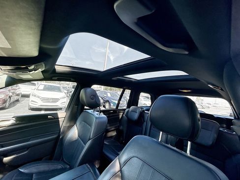 Used 2018 Mercedes-Benz GLS 450 GLS 450 w/ Premium Package image 24