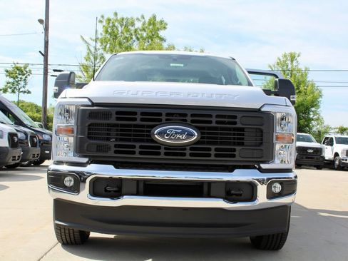 New 2026 Ford F250 XL w/ XL Chrome Package AWD/4WD image 18