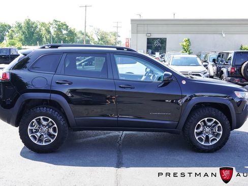 Used 2022 Jeep Cherokee Trailhawk w/ Comfort/Convenience Group AWD/4WD image 23