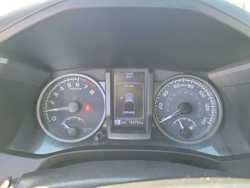 Used 2020 Toyota Tacoma TRD Sport w/ Technology Package image 24