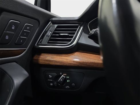 Used 2021 Audi Q5 2.0T Premium Plus w/ Premium Plus Package image 28