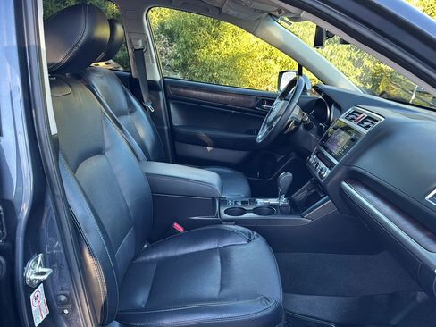 Used 2017 Subaru Outback 2.5i Limited image 12