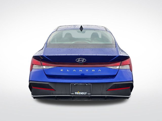Used 2024 Hyundai Elantra SE FWD image 8