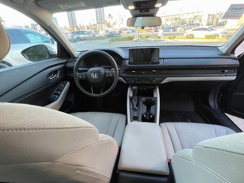 Used 2023 Honda Accord EX image 11