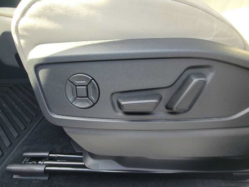 Certified 2025 Audi Q5 Premium Plus w/ Premium Plus AWD/4WD image 16