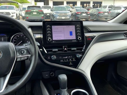 Used 2024 Toyota Camry LE image 7