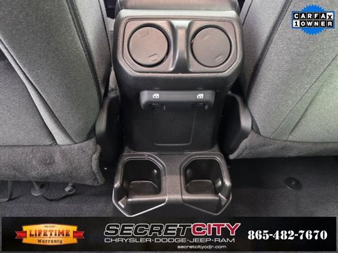 Used 2024 Jeep Wrangler Sport S image 28