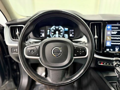 Used 2019 Volvo XC60 T6 Momentum w/ Premium Package AWD/4WD image 8