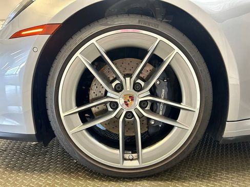 Certified 2025 Porsche 911 Carrera RWD image 33