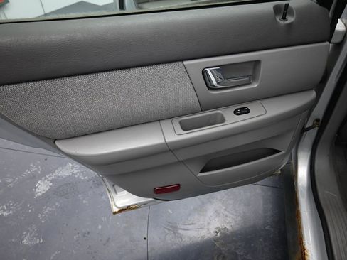 Used 2002 Ford Taurus SE image 18
