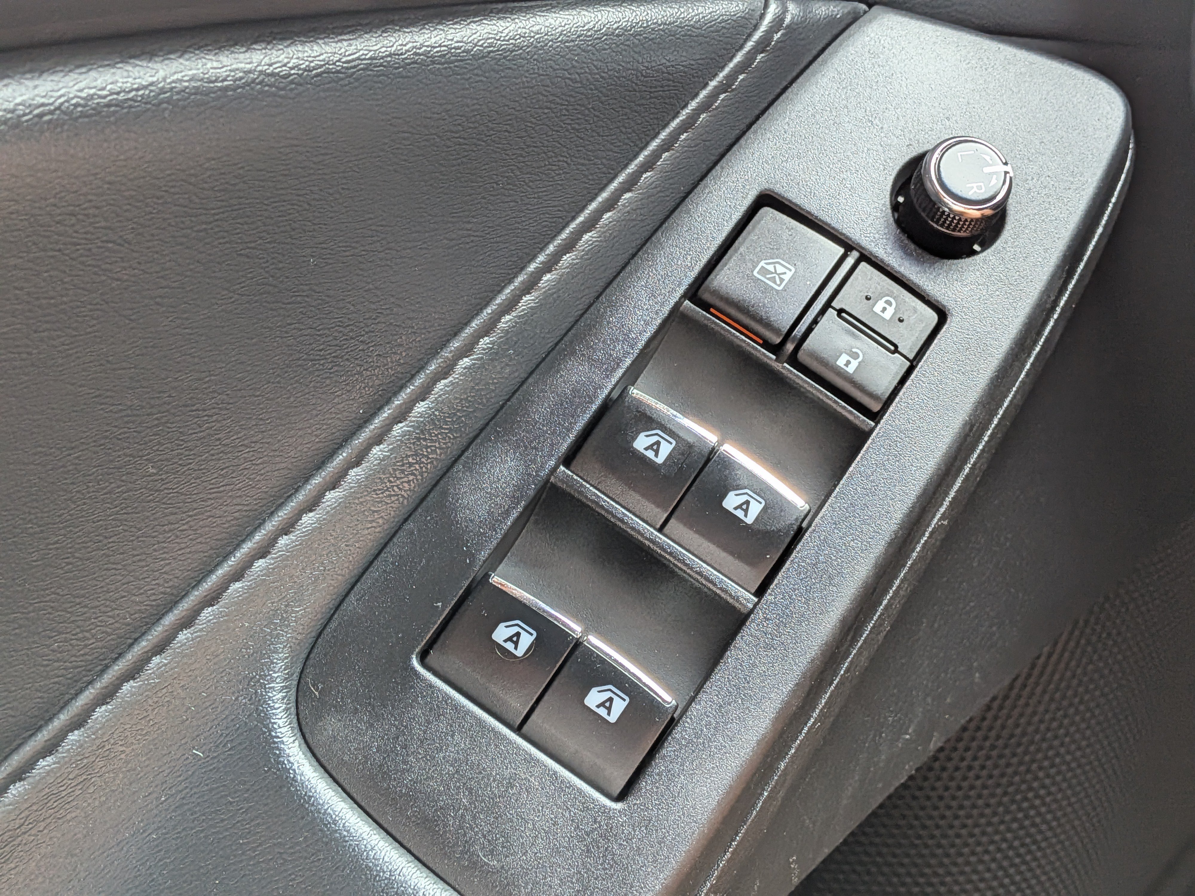Used 2021 Toyota Avalon XLE w/ Moonroof Package FWD image 22