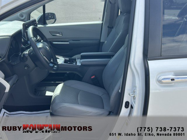 Used 2022 Toyota Sienna Limited AWD/4WD image 11
