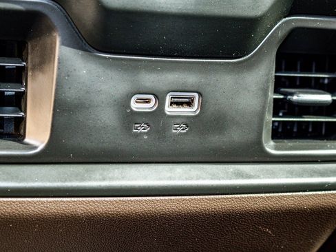 Used 2022 Chevrolet Silverado 1500 LT Trail Boss w/ LT Trail Boss Premium Package image 18